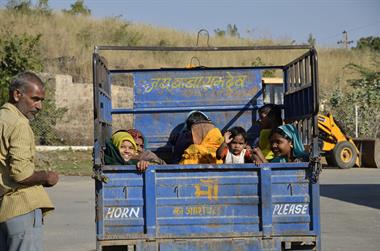 01 PKW-Reise_Udaipur-Ranakpur_DSC4559_b_H600